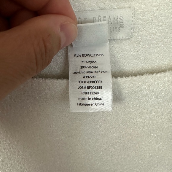 Women’s Barefoot Dreams Cozy Dreams Poncho - Picture 2 of 5